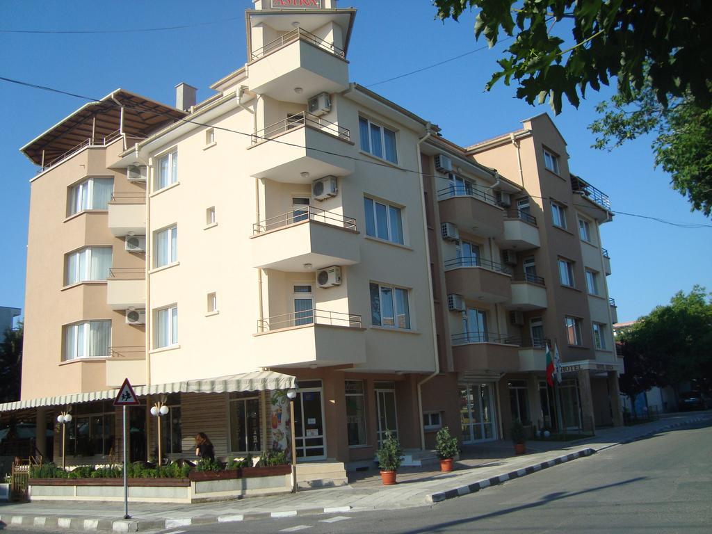Hotel Astra Ράβντα Εξωτερικό φωτογραφία
