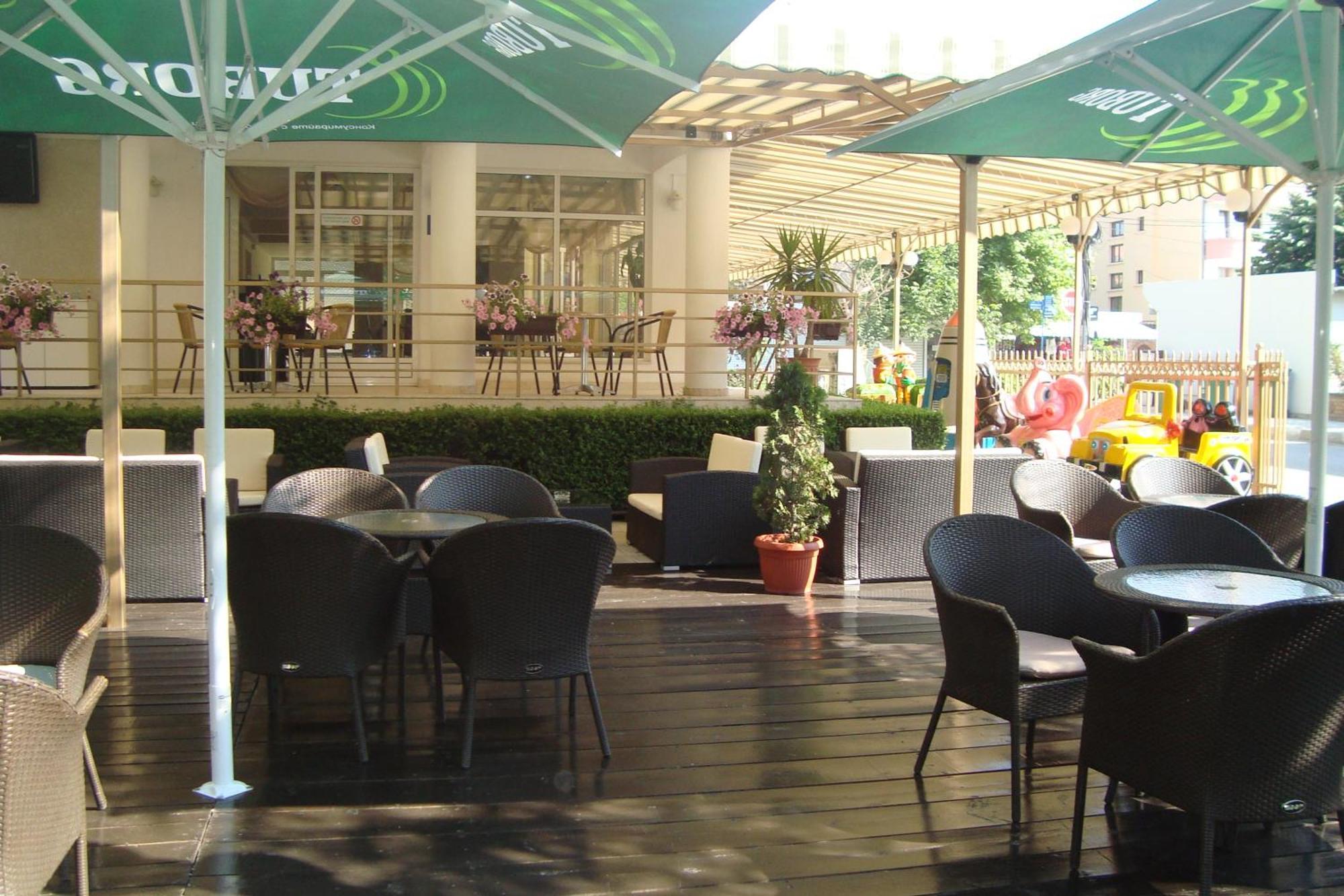 Hotel Astra Ράβντα Εξωτερικό φωτογραφία