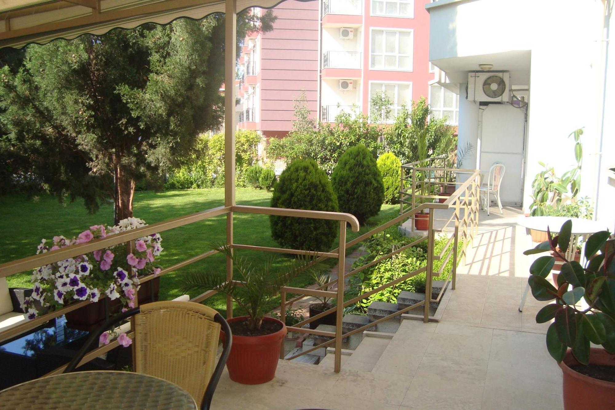 Hotel Astra Ράβντα Εξωτερικό φωτογραφία