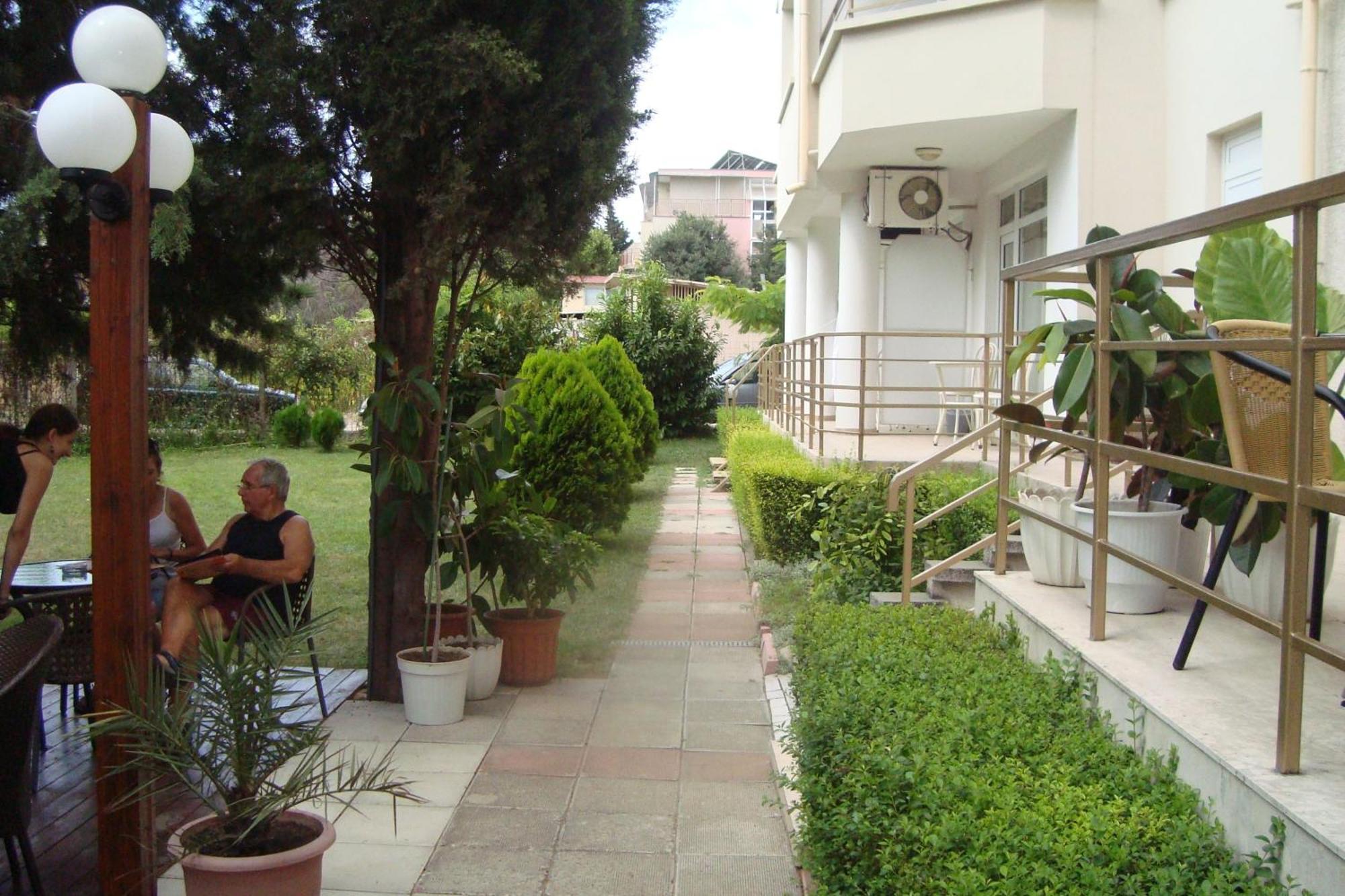 Hotel Astra Ράβντα Εξωτερικό φωτογραφία