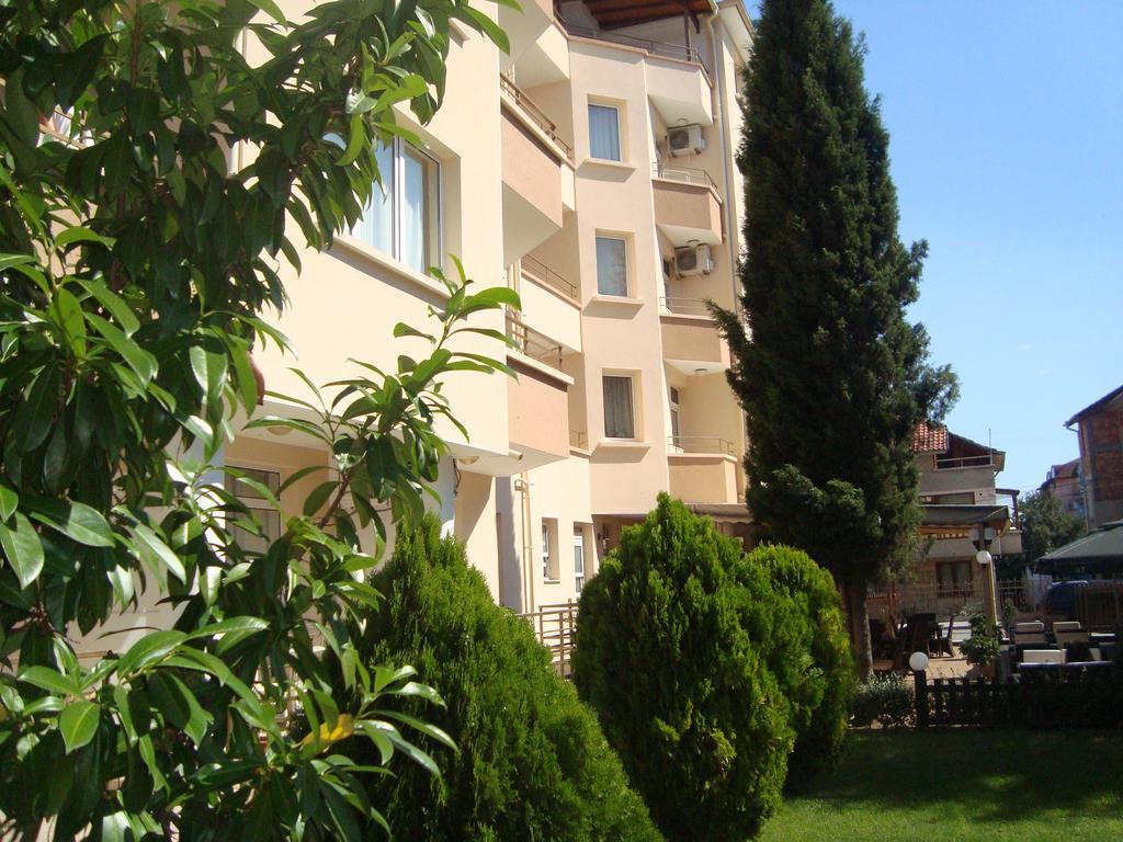 Hotel Astra Ράβντα Εξωτερικό φωτογραφία