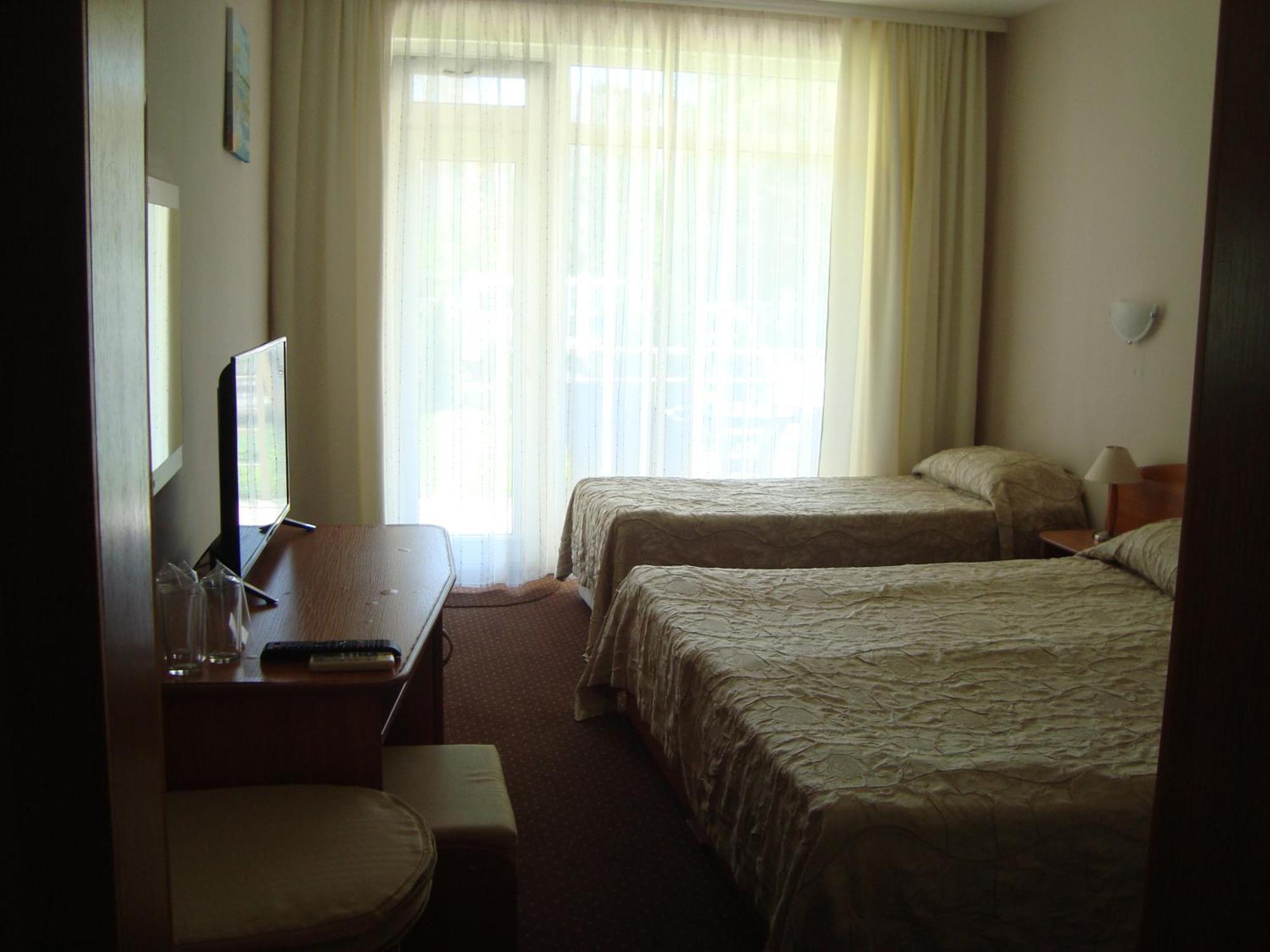 Hotel Astra Ράβντα Εξωτερικό φωτογραφία