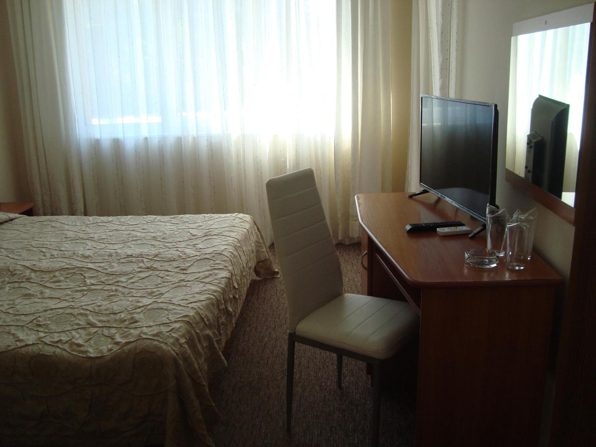 Hotel Astra Ράβντα Εξωτερικό φωτογραφία