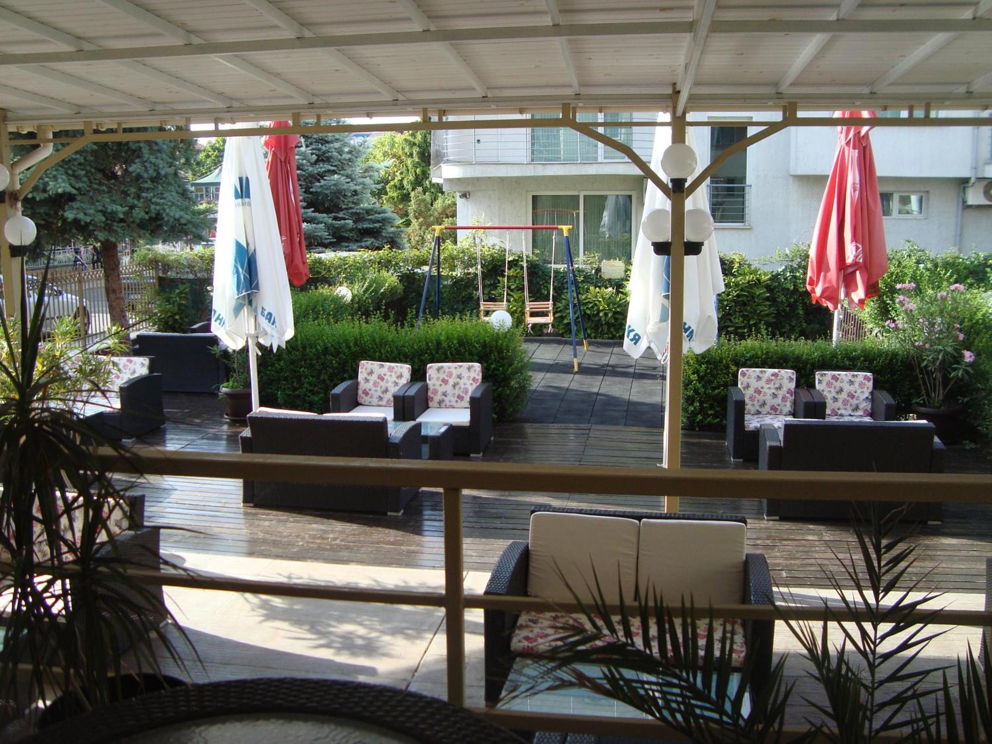 Hotel Astra Ράβντα Εξωτερικό φωτογραφία
