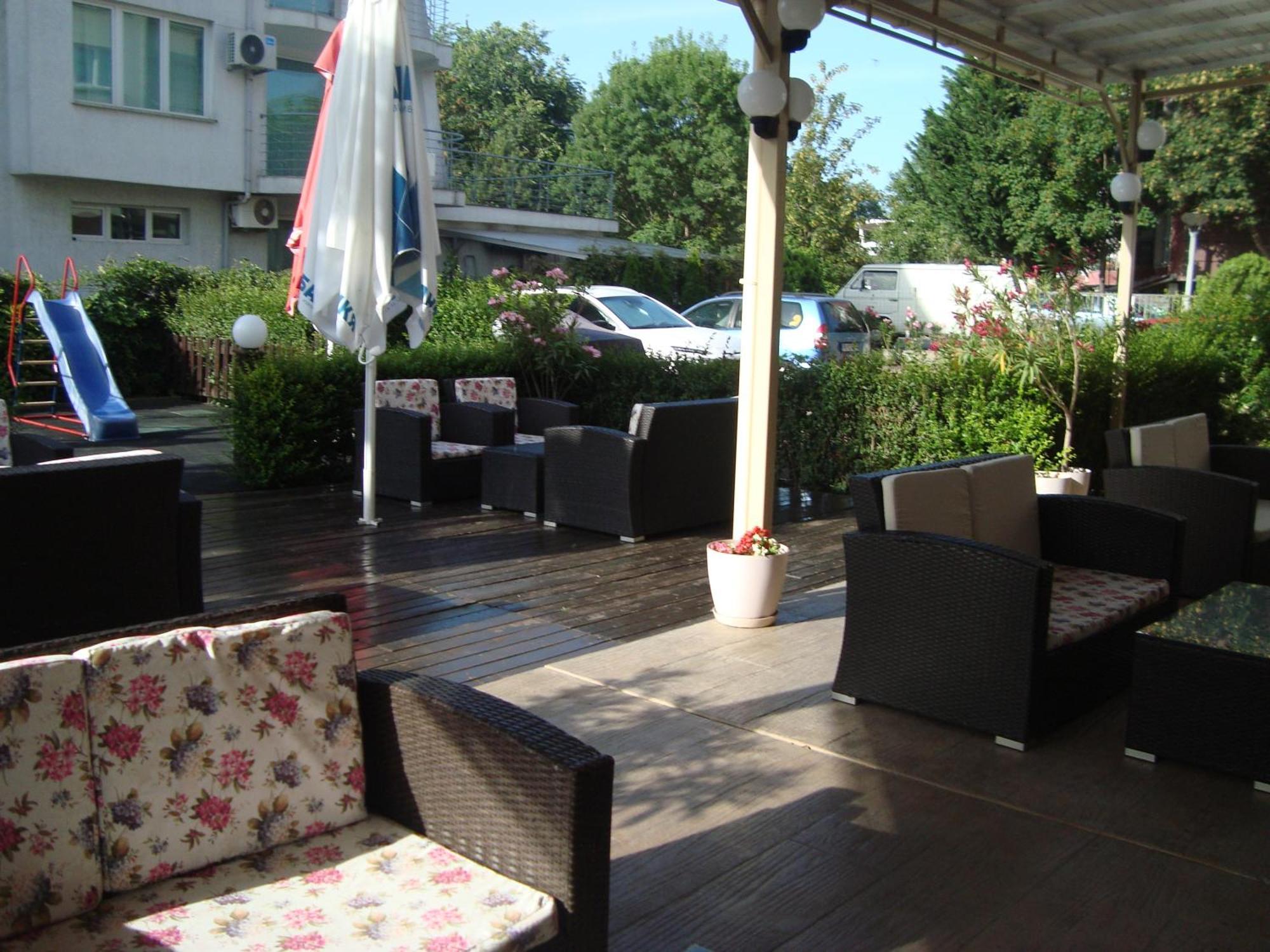 Hotel Astra Ράβντα Εξωτερικό φωτογραφία