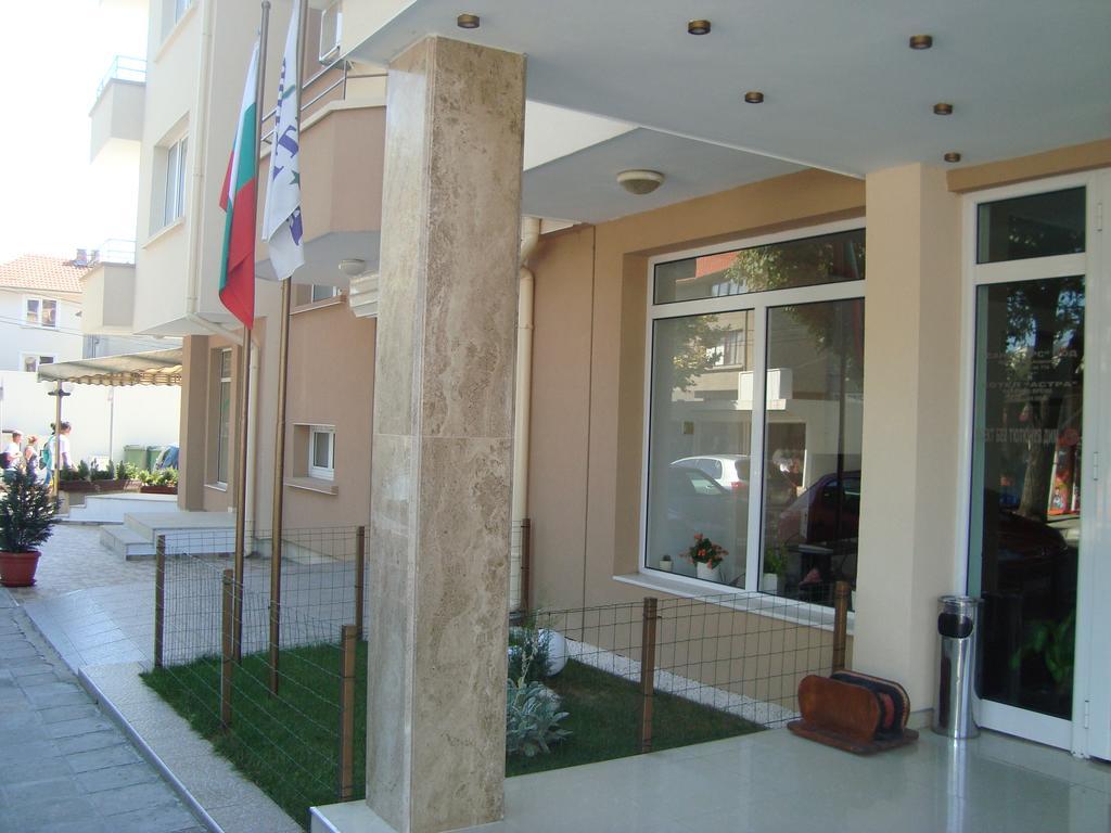 Hotel Astra Ράβντα Εξωτερικό φωτογραφία