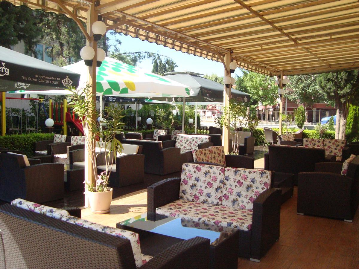Hotel Astra Ράβντα Εξωτερικό φωτογραφία