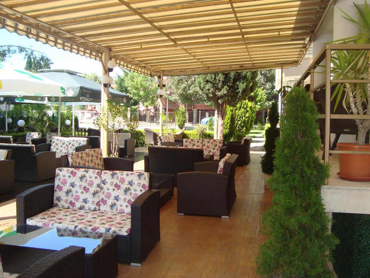 Hotel Astra Ράβντα Εξωτερικό φωτογραφία