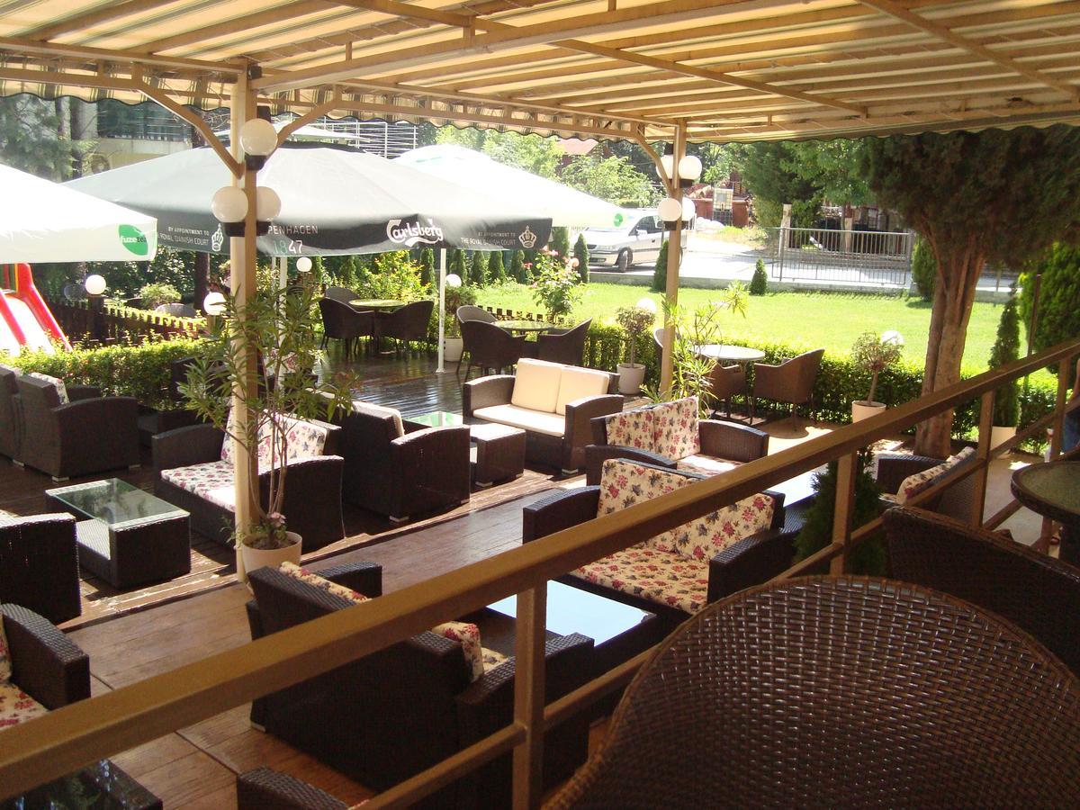 Hotel Astra Ράβντα Εξωτερικό φωτογραφία